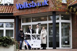 Caritas-Kita St. Martin erhält VRmobil-Kinderbus von der Volksbank