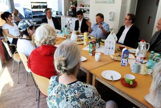 Sozialminister Dr. Andreas Philippi besucht unser Freiwilligen-Zentrum BONUS